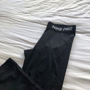 black nike pro cropped leggings